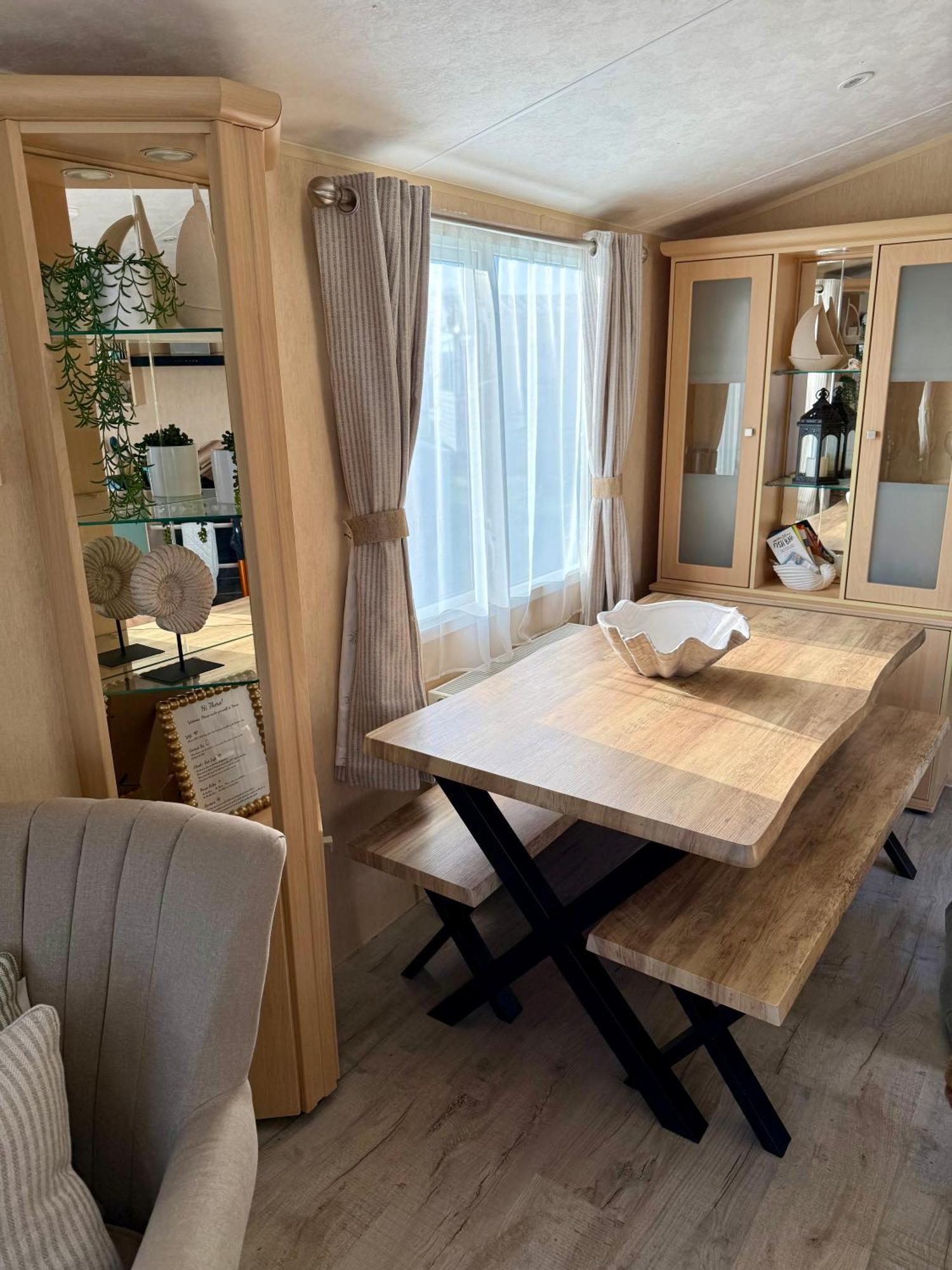 Stylish Inviting 2 Bedroom Caravan With Sea View East Mersea Exteriör bild
